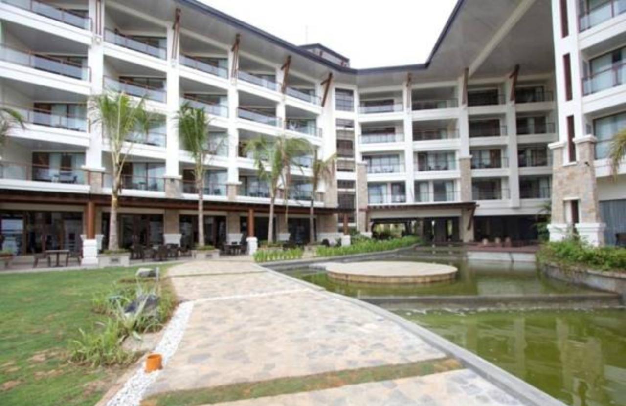 The Bellevue Resort Panglao Exterior foto The hotel's main building