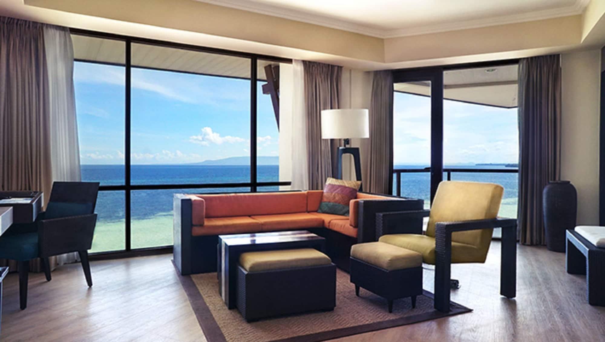 The Bellevue Resort Panglao Exterior foto Living room