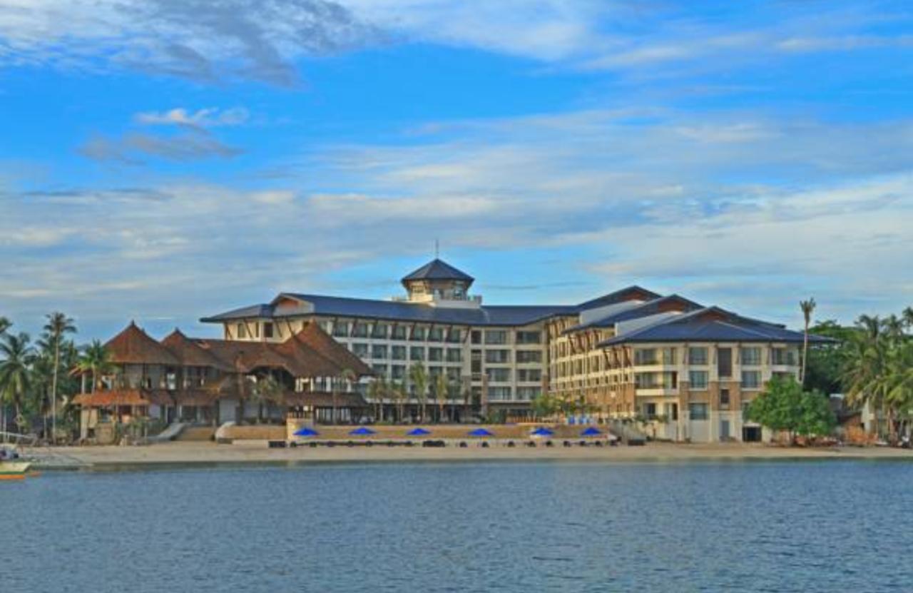 The Bellevue Resort Panglao Exterior foto The hotel's main building